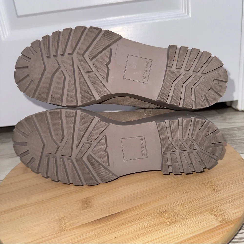 Dolce Vita Haily‎ Taupe Suede Chelsea Ankle Boots Lug Sole Women’s 7.5M